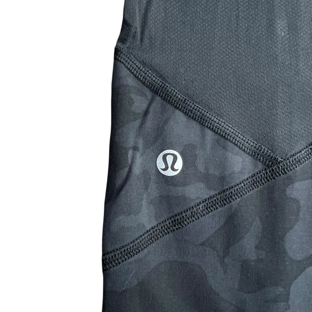 Lululemon Black Camo Base Pace High-Rise Cropped Leggings 22" Size 4 - Picture 7 of 8